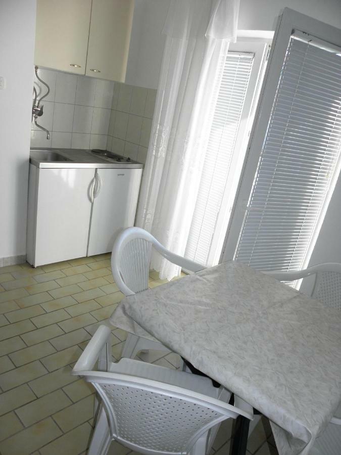 Apartments Fabijan - 50M From Sea Povljana Esterno foto