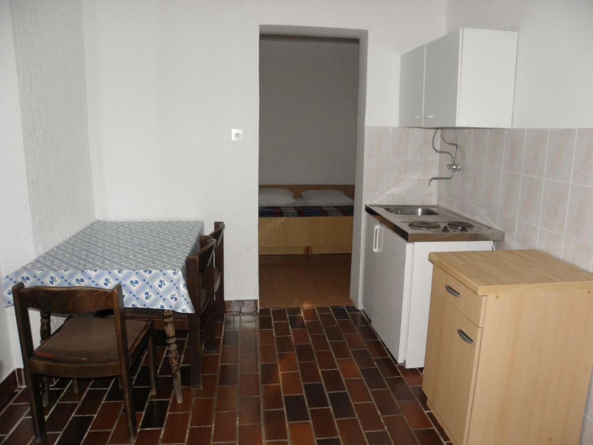 Apartments Fabijan - 50M From Sea Povljana Esterno foto