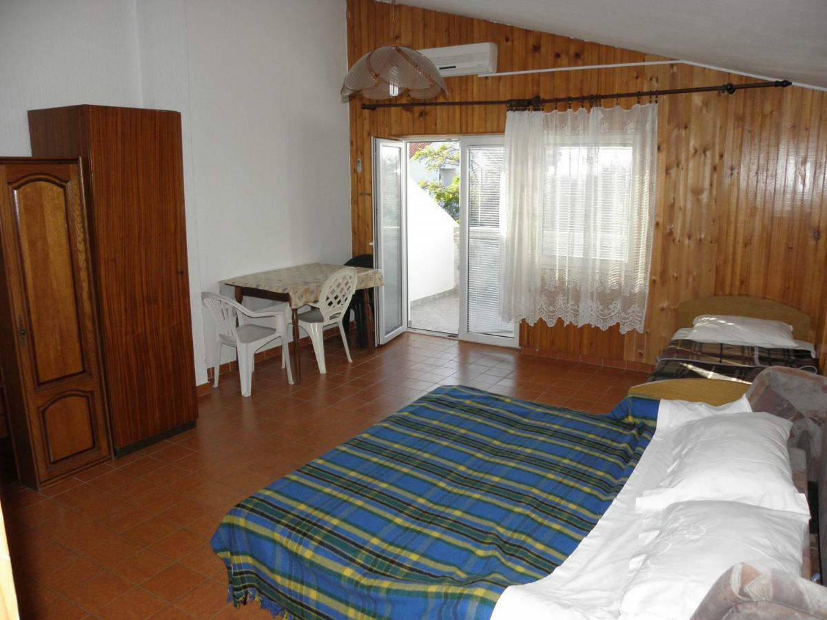 Apartments Fabijan - 50M From Sea Povljana Esterno foto